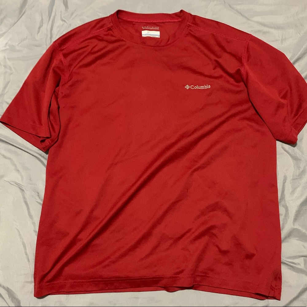 Men’s Columbia moisture wicking shirt